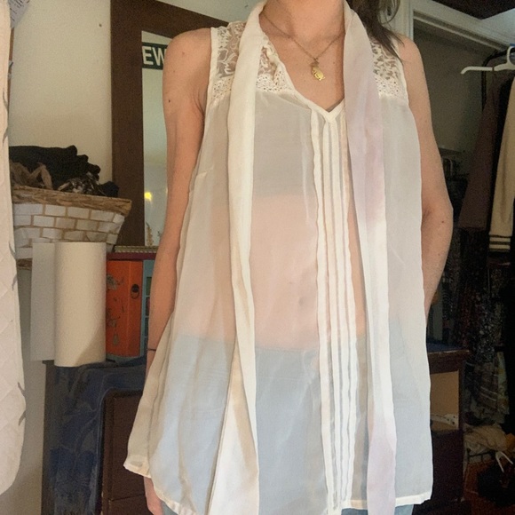 🥰 Live 4 Truth White Sleeveless Lace w/ Necktie - Picture 10 of 15